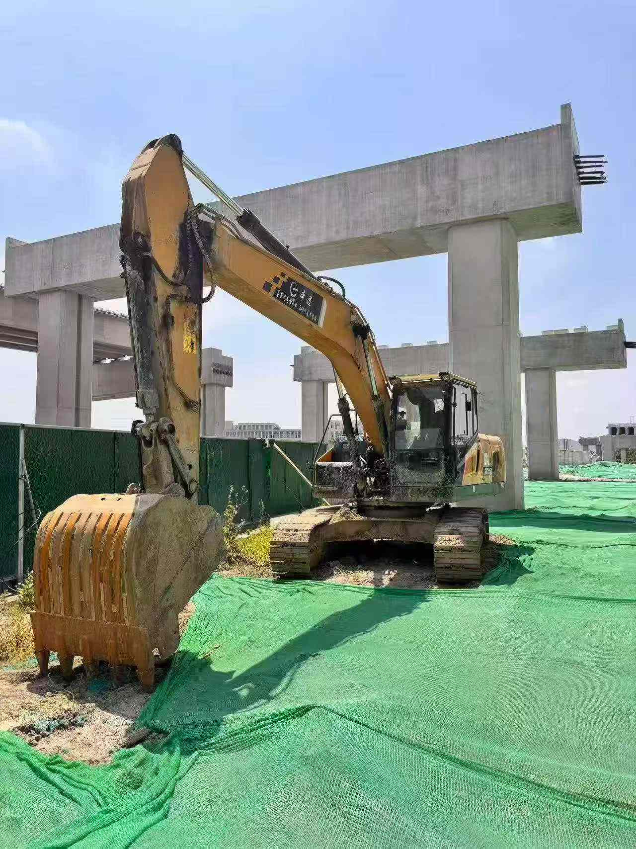 Buy Sany SY215C Used Excavator / 7 Buy Sany SY215C Used Excavator / 7