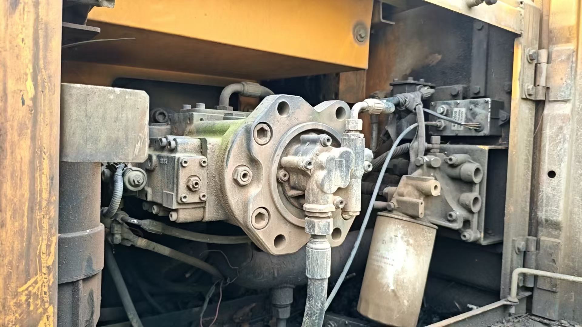 Buy Sany SY215C Used Excavator / 4