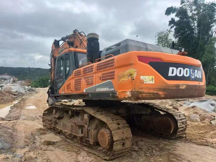 Buy Doosan DX520LC Used Excavator / 1