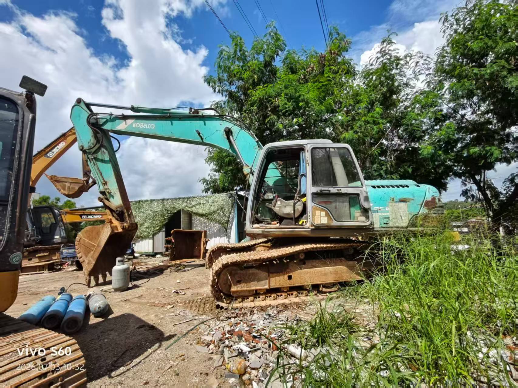 Buy Kobelco SK200-5.5 Used Excavator / 2 Buy Kobelco SK200-5.5 Used Excavator / 2