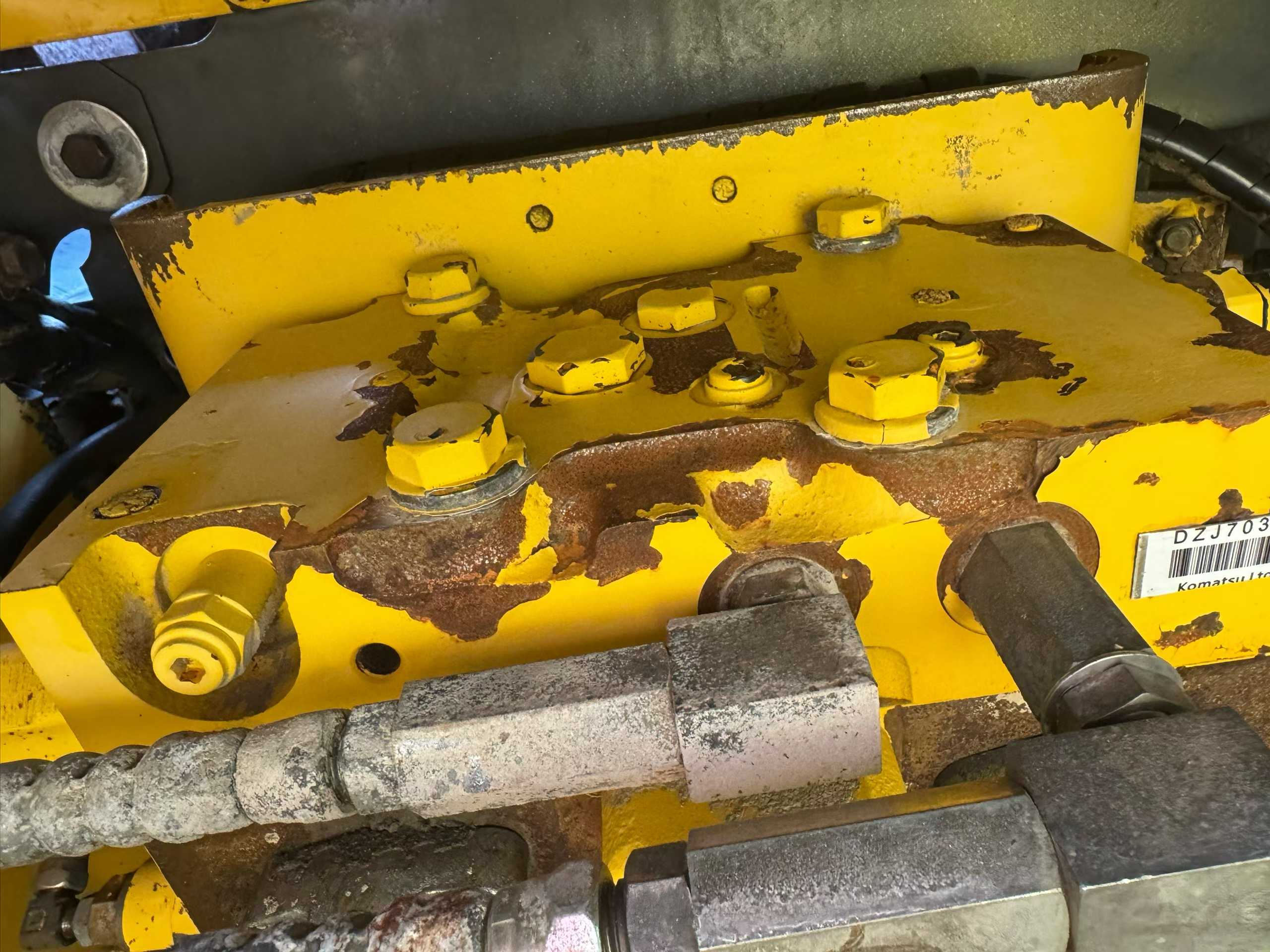 Buy Komatsu PC200-7 Used Excavator / 3