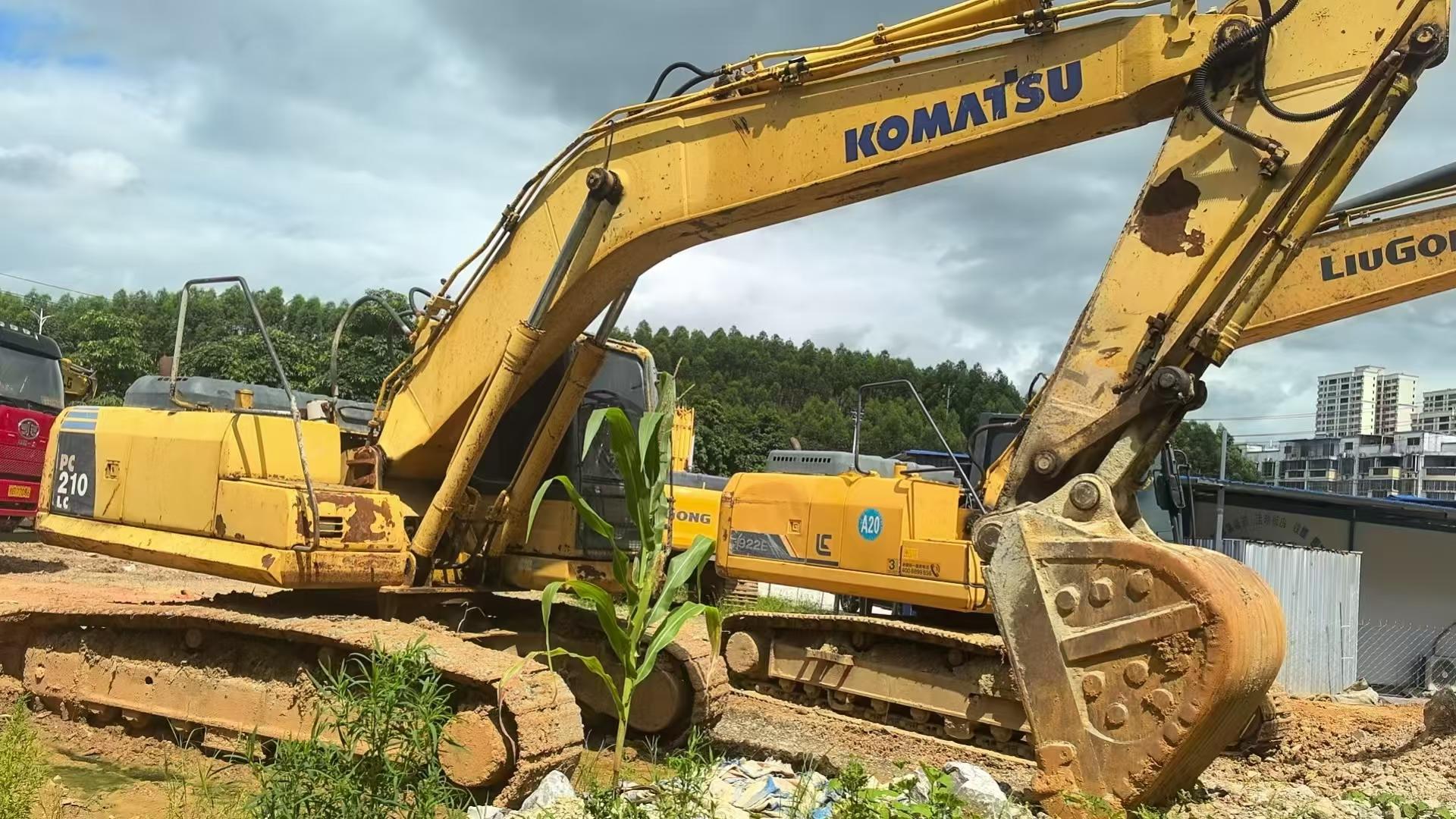 Buy Komatsu PC210 Used Excavator / 2 Buy Komatsu PC210 Used Excavator / 2