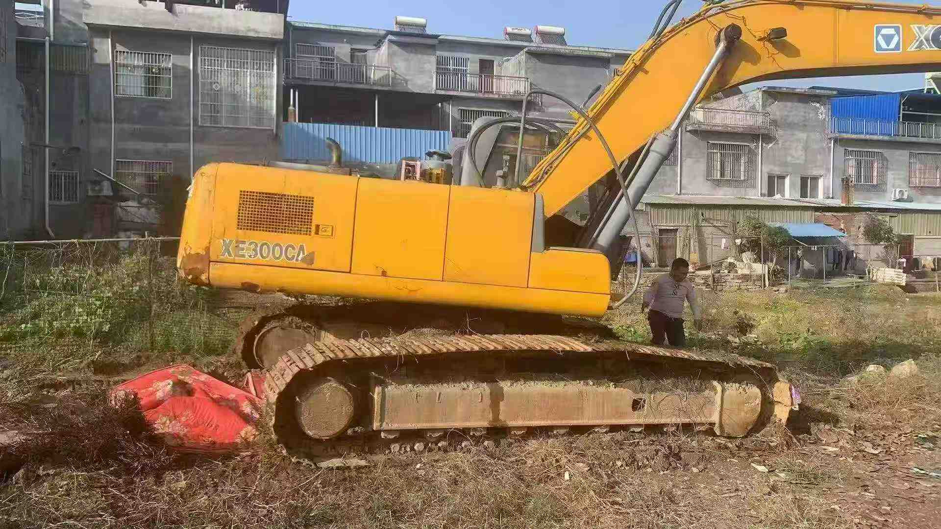 Buy XCMG XE265C Used Excavator / 4