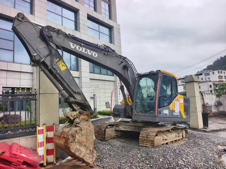 Buy Volvo Used Excavator / 1