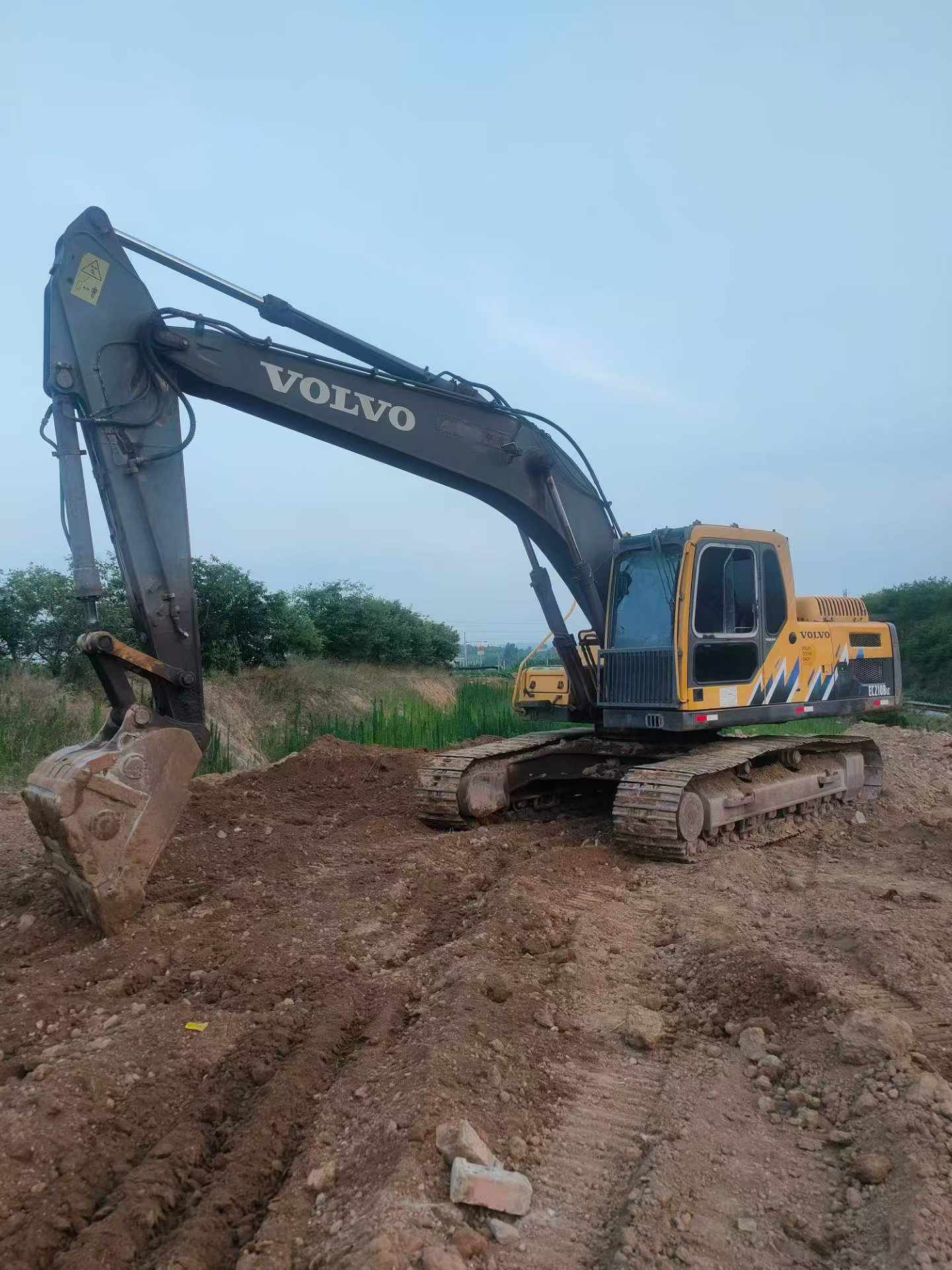 Buy Volvo EC210B Used Excavator / 1