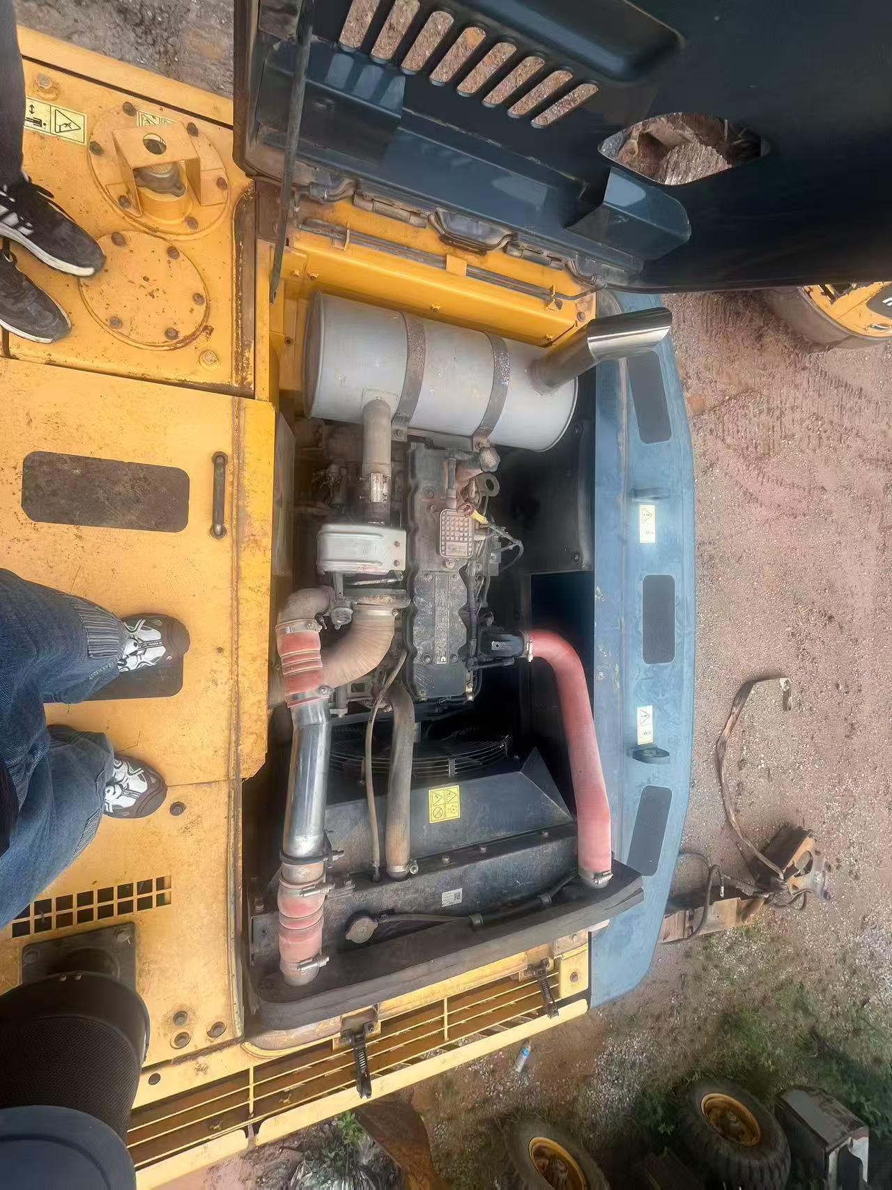 Buy Hyundai R215-7 Used Excavator / 3 Buy Hyundai R215-7 Used Excavator / 3