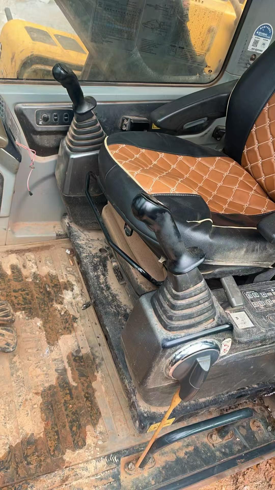 Buy Hyundai R215-7 Used Excavator / 8 Buy Hyundai R215-7 Used Excavator / 8