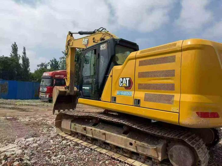 Buy Caterpillar 323 Used Excavator / 1