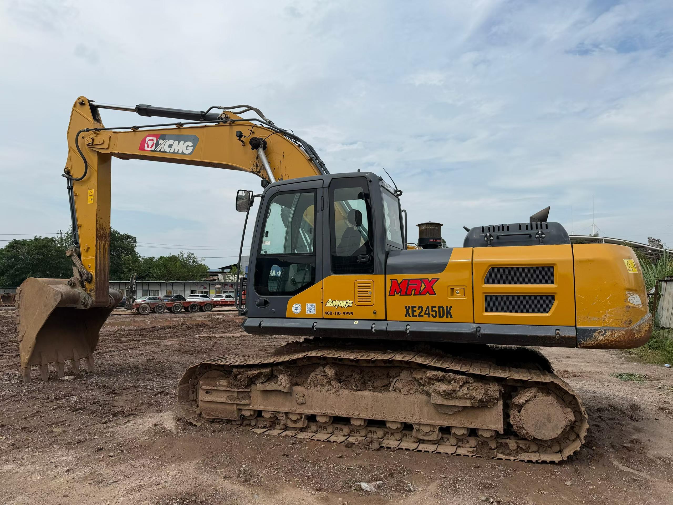 Buy XCMG XE245DK Used Excavator / 3