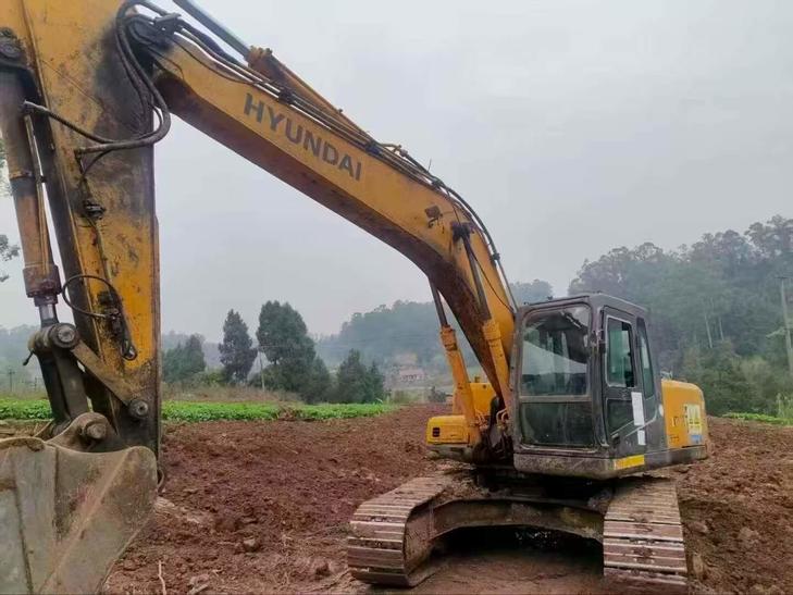 Buy Hyundai R225-7 Used Excavator / 1