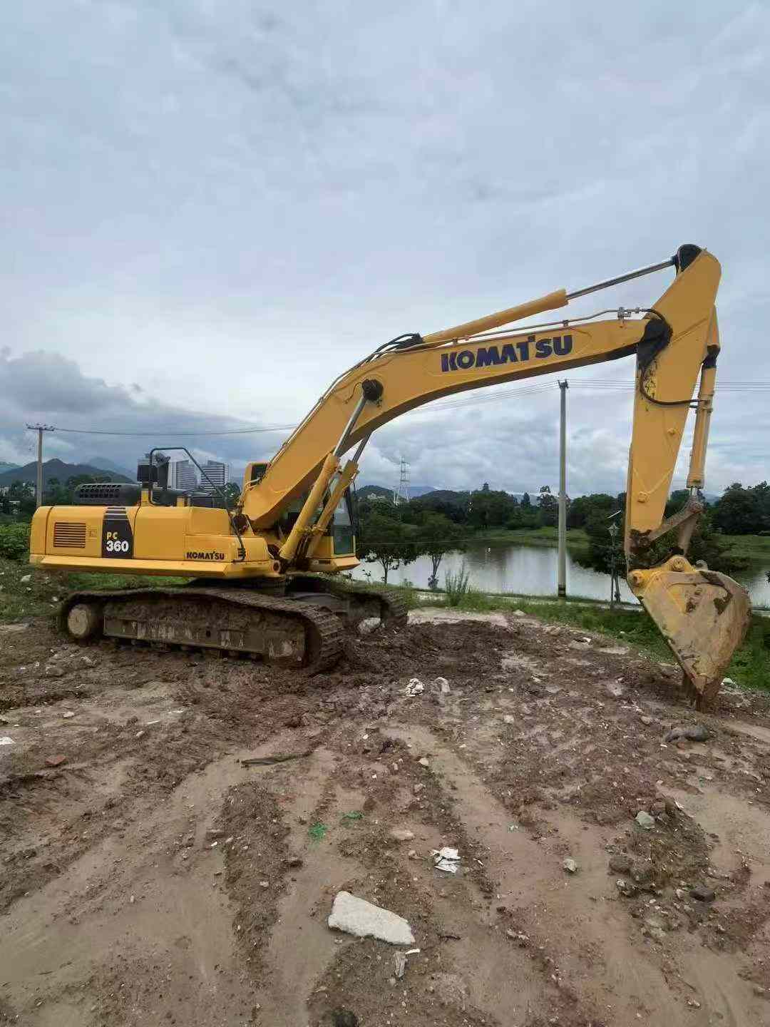 Buy Komatsu PC360-7 Used Excavator / 4