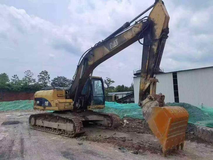 Buy Caterpillar 323 Used Excavator / 1