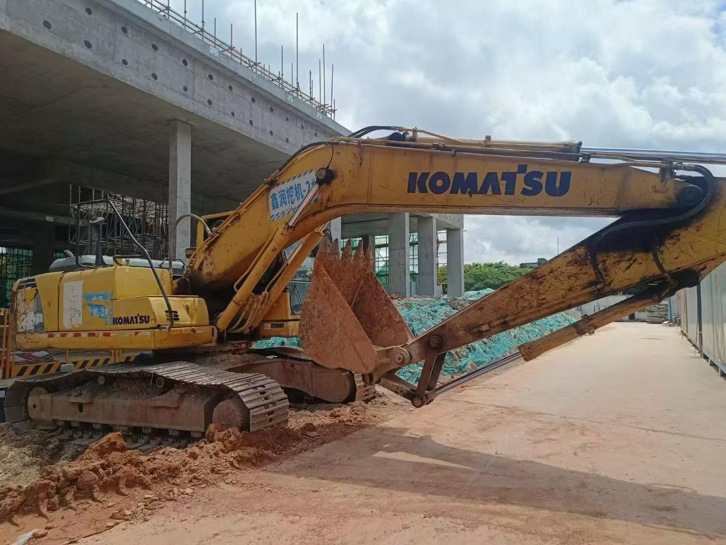 Buy Komatsu PC200-8 Used Excavator / 2