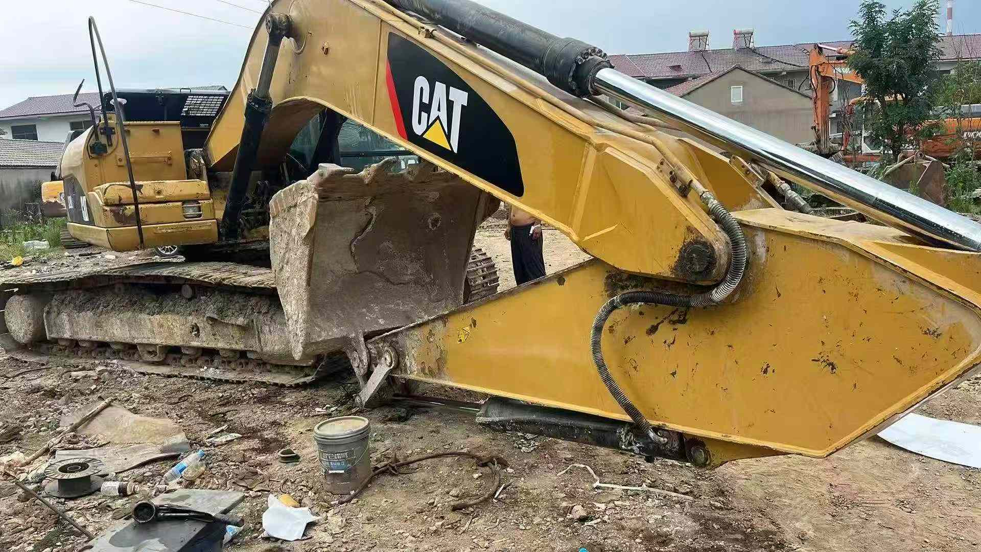 Buy Caterpillar 320D Used Excavator / 9