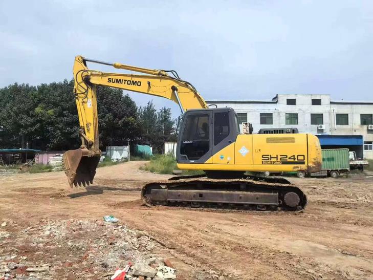Buy Sumitomo SH240-5 Used Excavator / 1