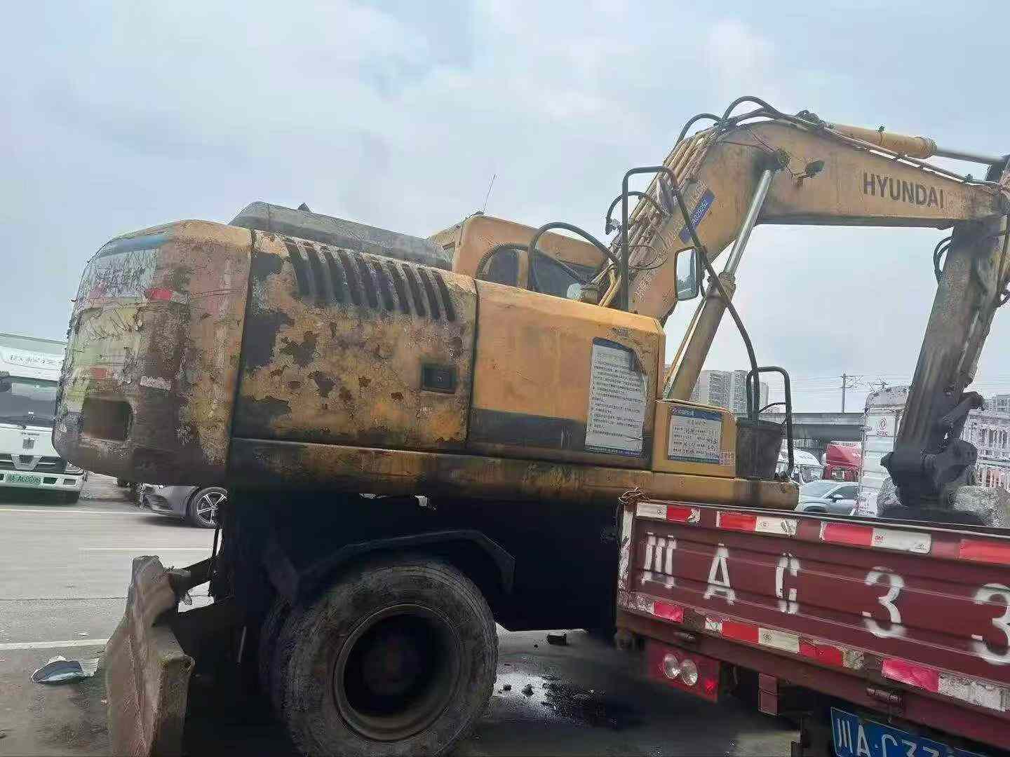 Buy Hyundai R210-7 Used Excavator / 5