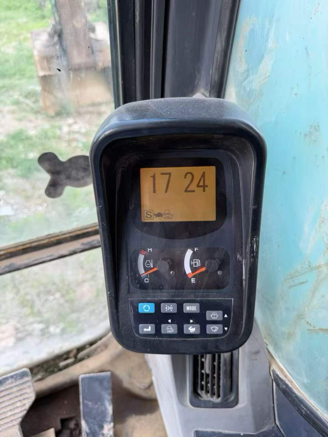 Buy Kobelco SK200-8 Used Excavator / 8