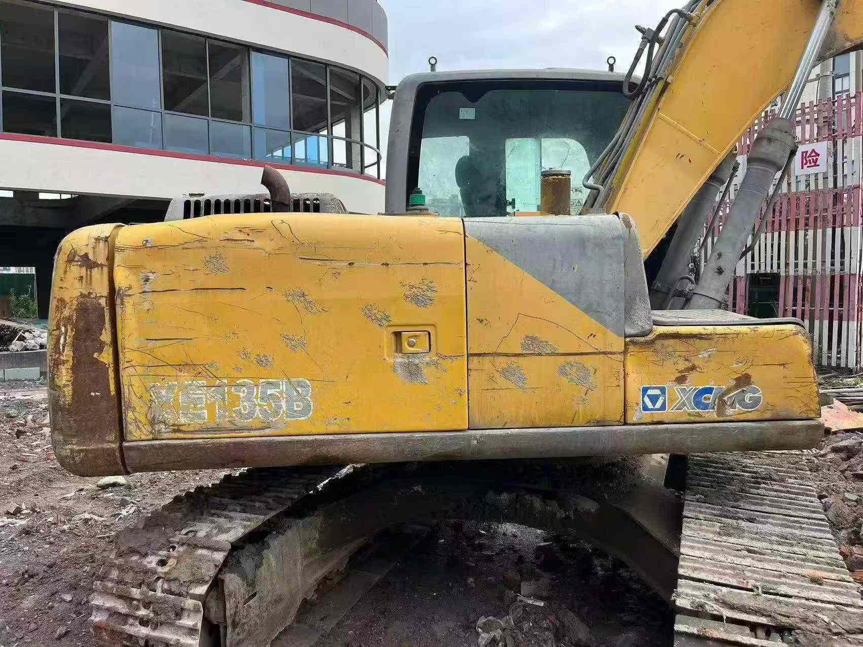 Buy XCMG XE135B Used Excavator / 3