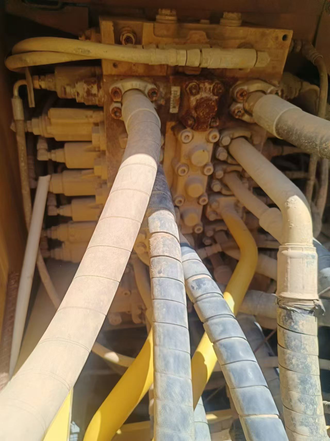 Buy Komatsu PC200-8 Used Excavator / 4