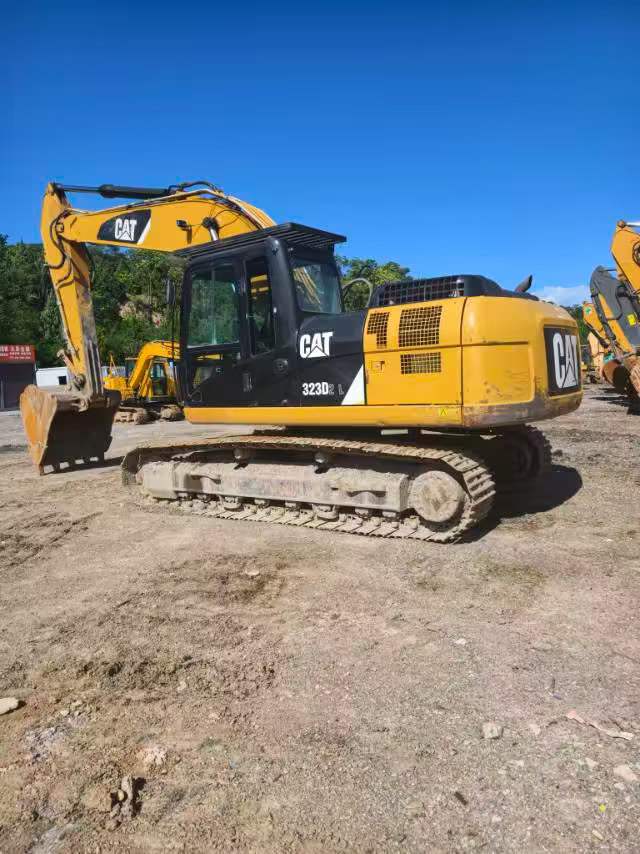 Buy Caterpillar 323 Used Excavator / 2