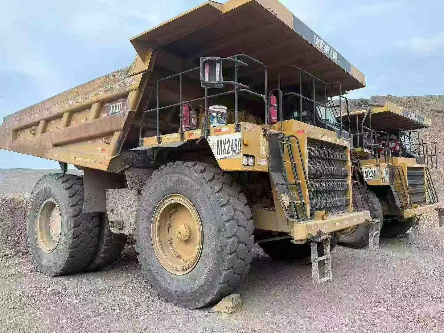 Buy Caterpillar Used Excavator / 2