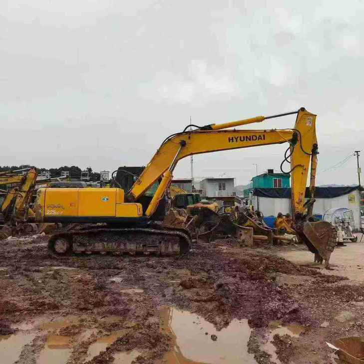 Buy Hyundai R215-7C Used Excavator / 1