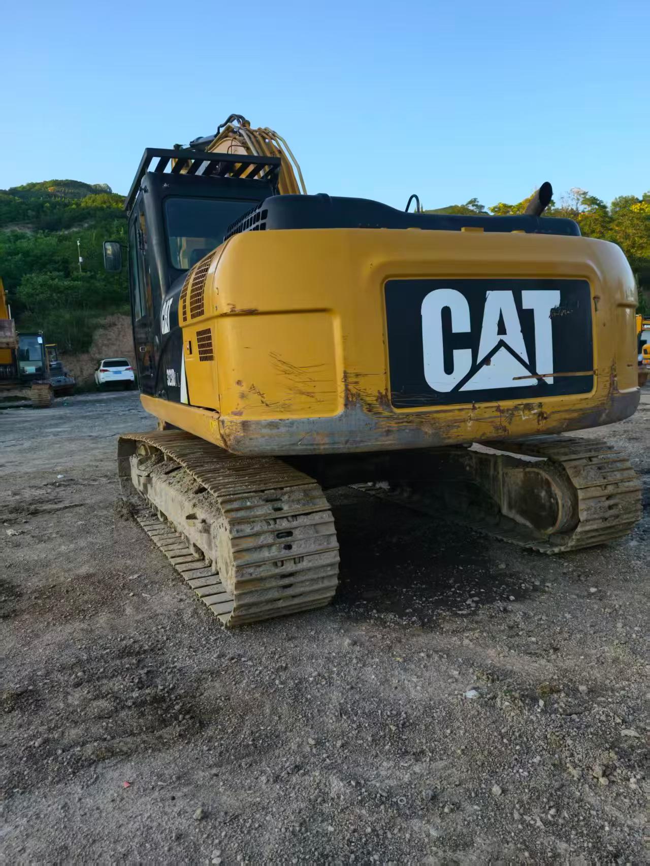 Buy Caterpillar 323 Used Excavator / 3