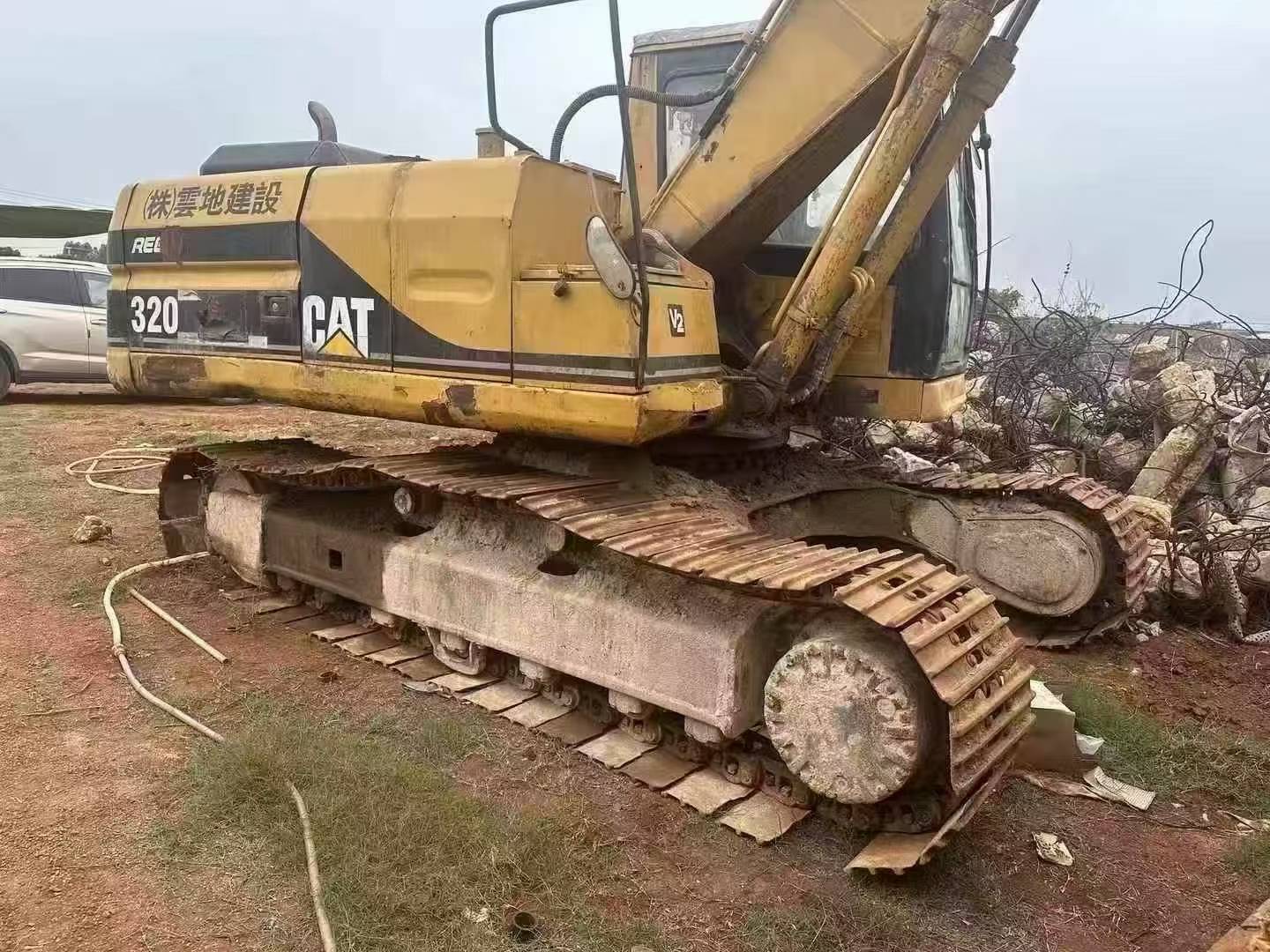 Buy Caterpillar 320V2 Used Excavator / 2