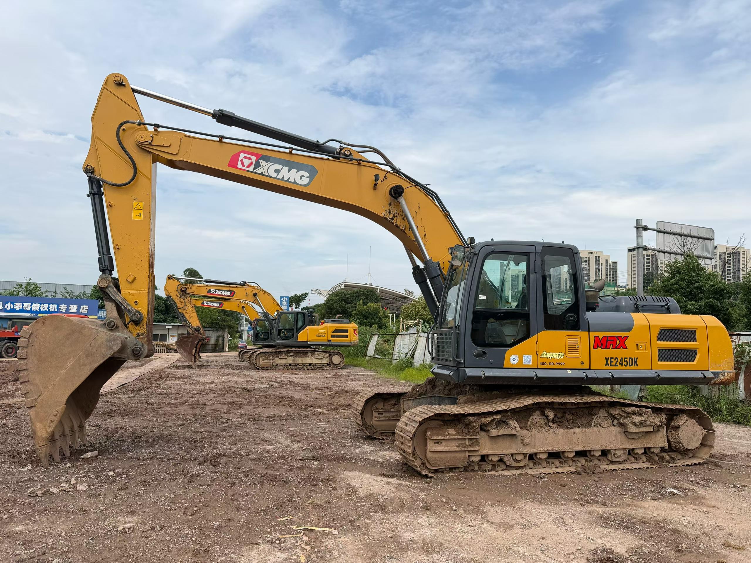 Buy XCMG XE245DK Used Excavator / 2