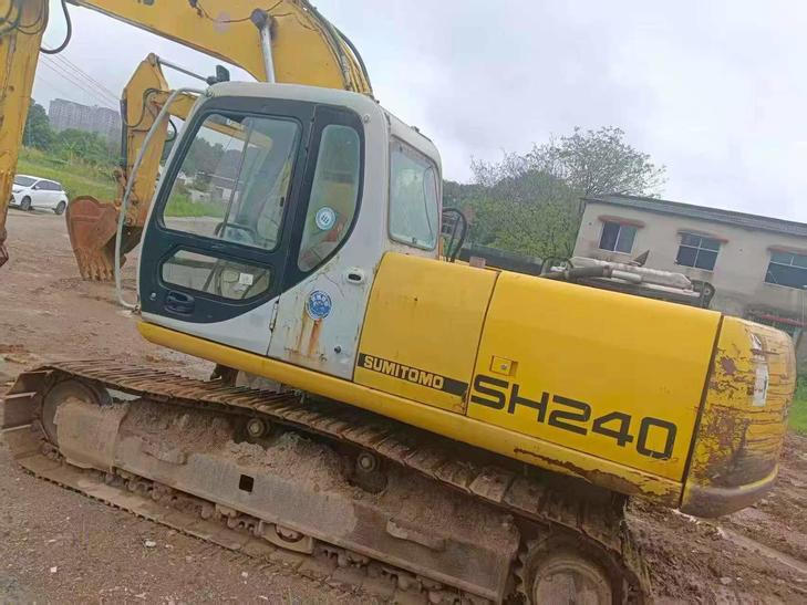 Buy Sumitomo SH200Z3 Used Excavator / 1