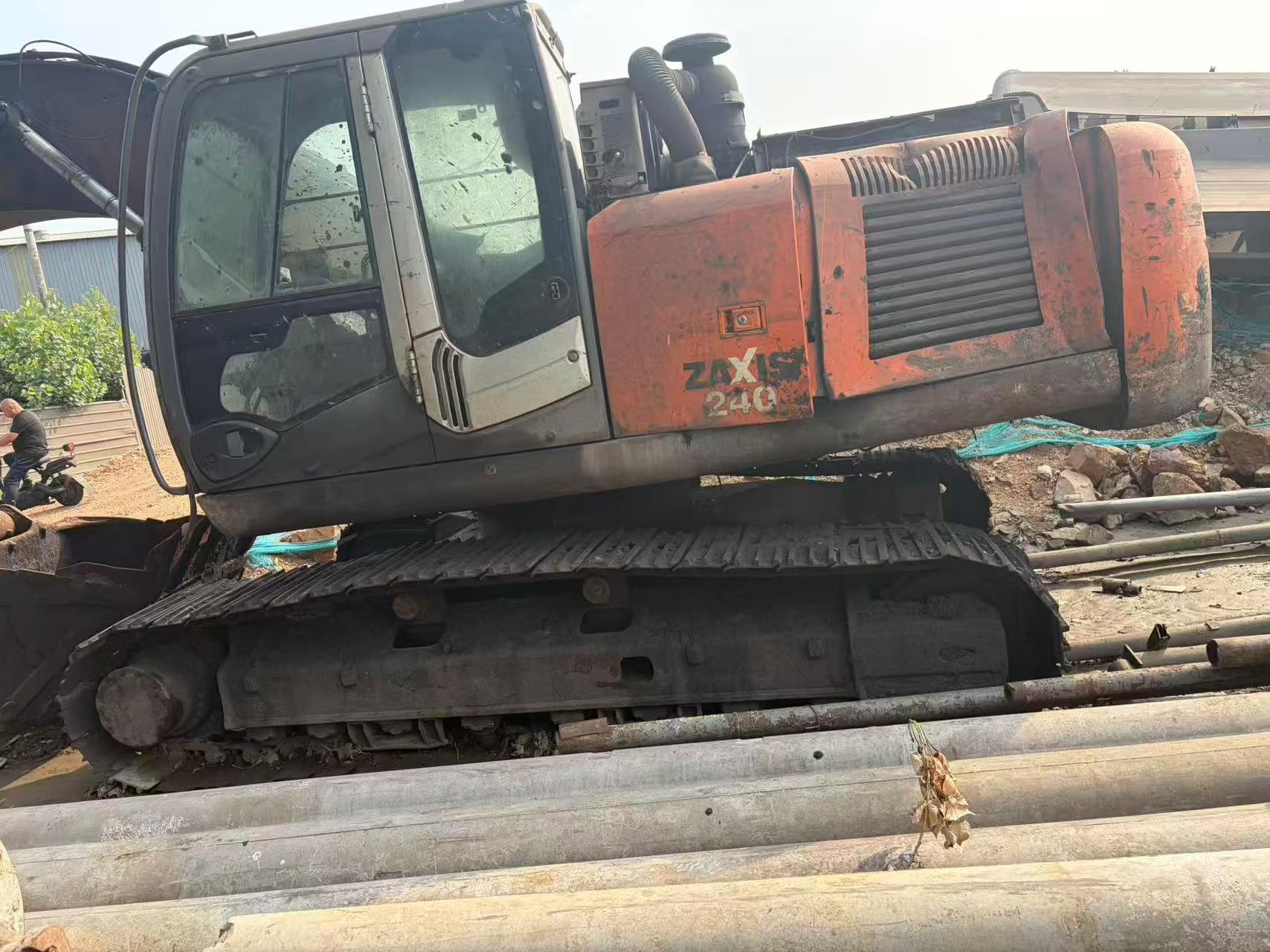 Buy Hitachi ZX240 Used Excavator / 2 Buy Hitachi ZX240 Used Excavator / 2
