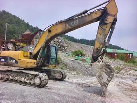 Buy Caterpillar 323 Used Excavator / 2 Buy Caterpillar 323 Used Excavator / 2