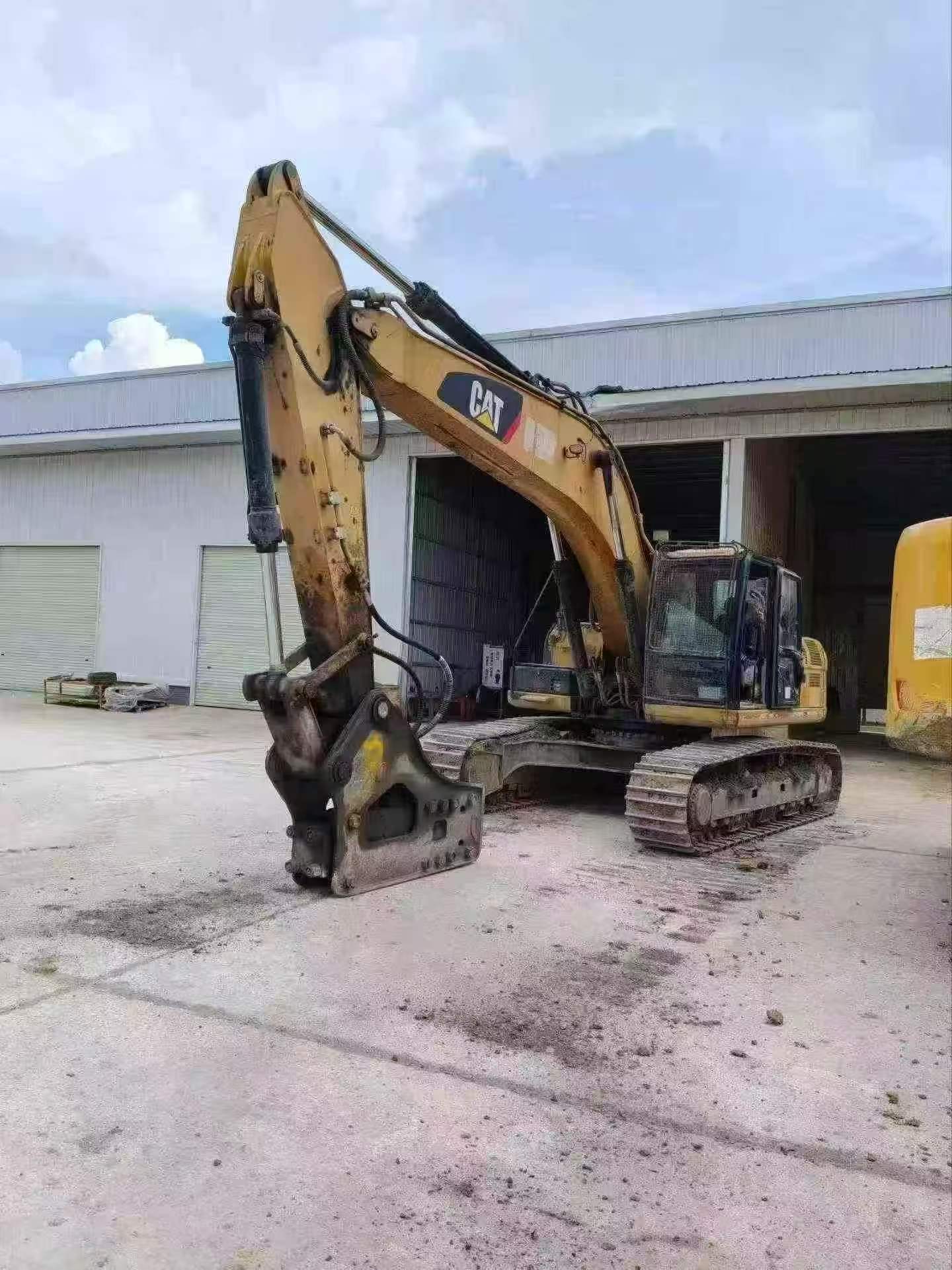 Buy Caterpillar 330B Used Excavator / 1