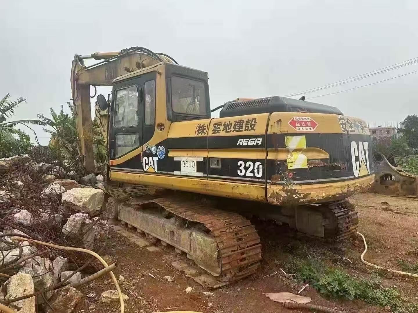 Buy Caterpillar 320V2 Used Excavator / 3