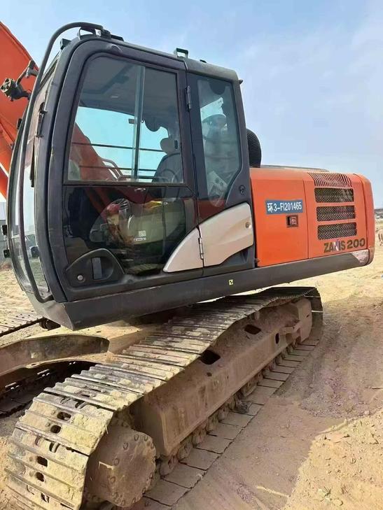 Buy Hitachi EX200 Used Excavator / 1