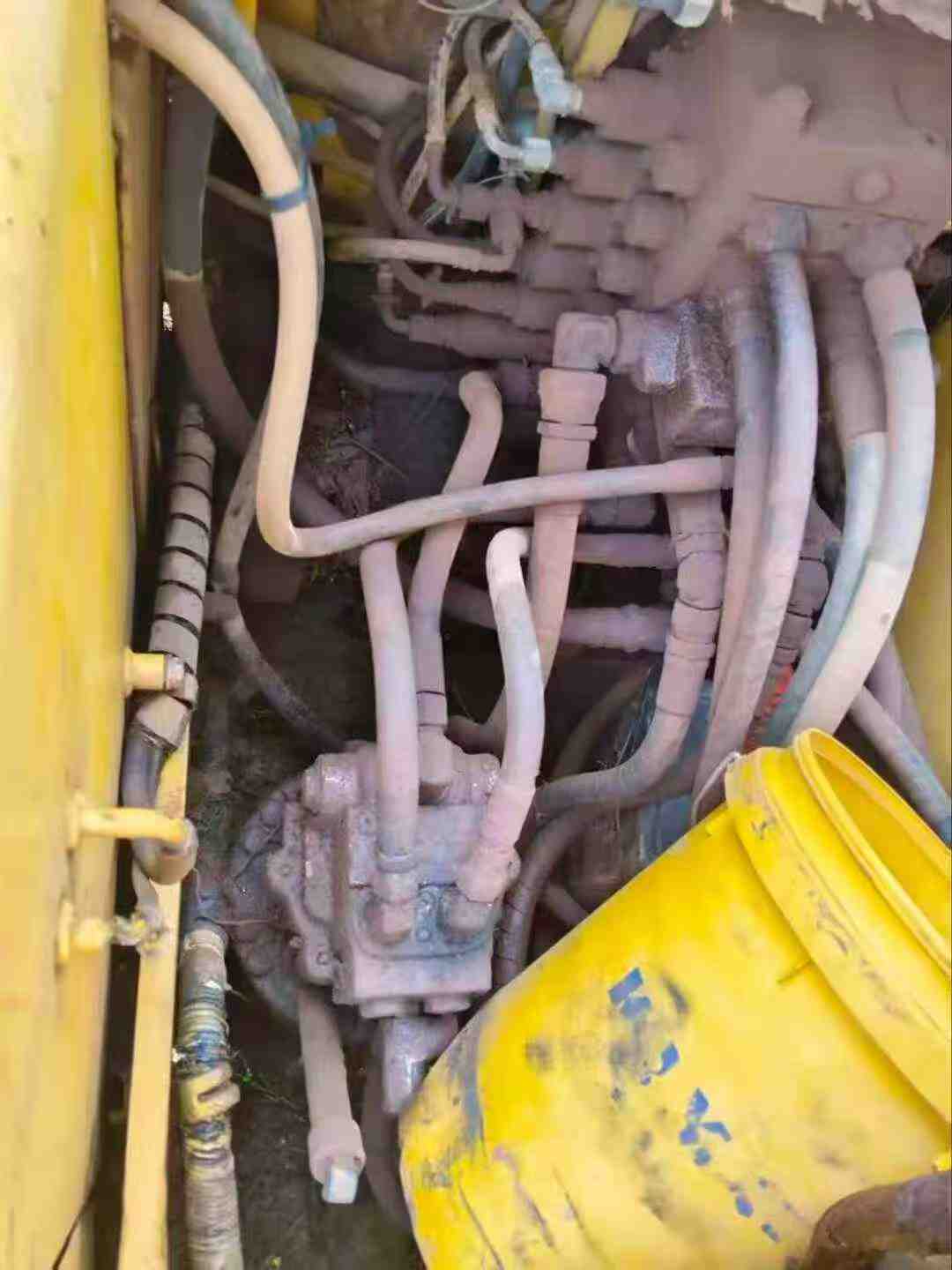 Buy Komatsu PC130 Used Excavator / 3