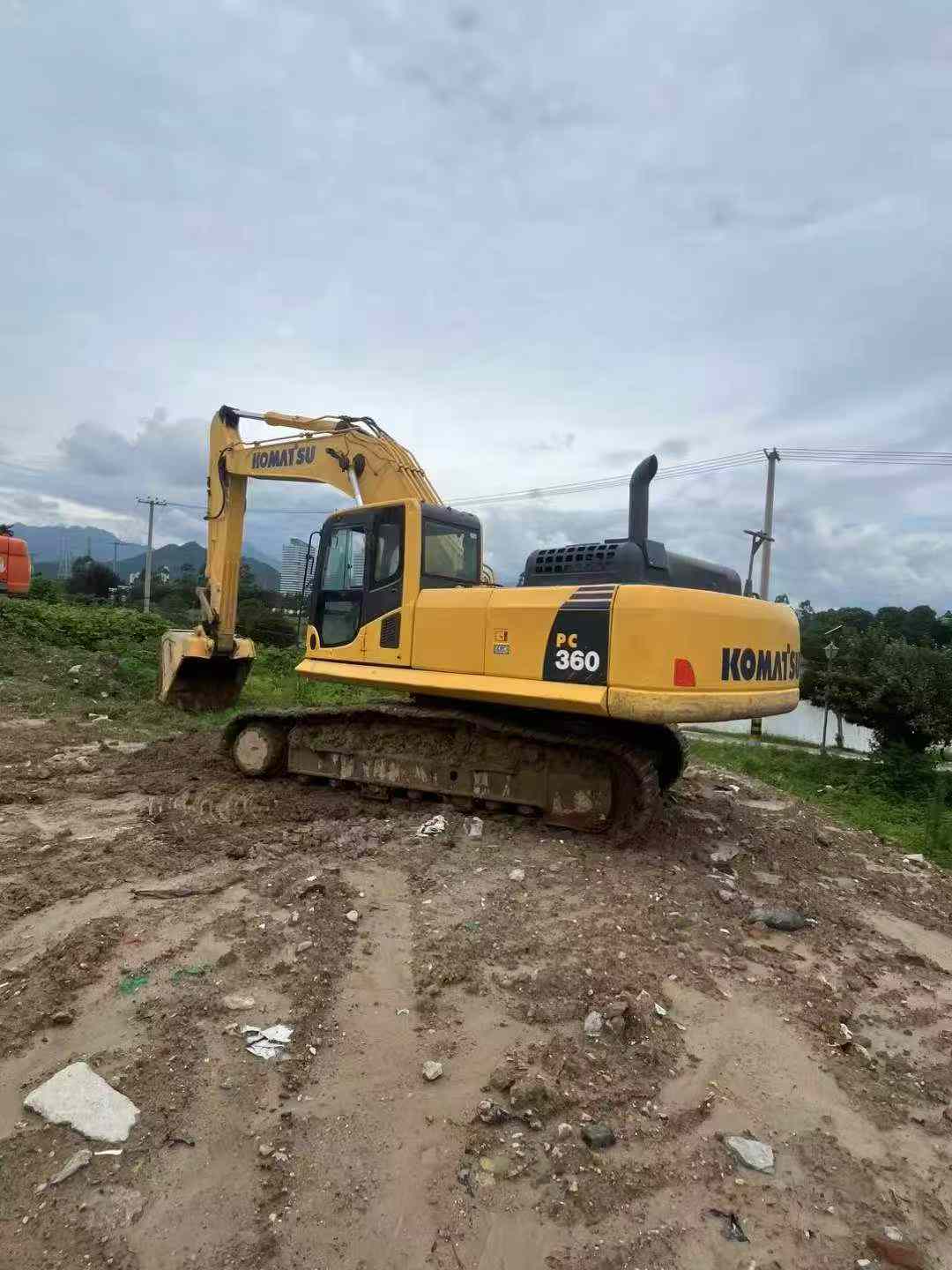 Buy Komatsu PC360-7 Used Excavator / 2