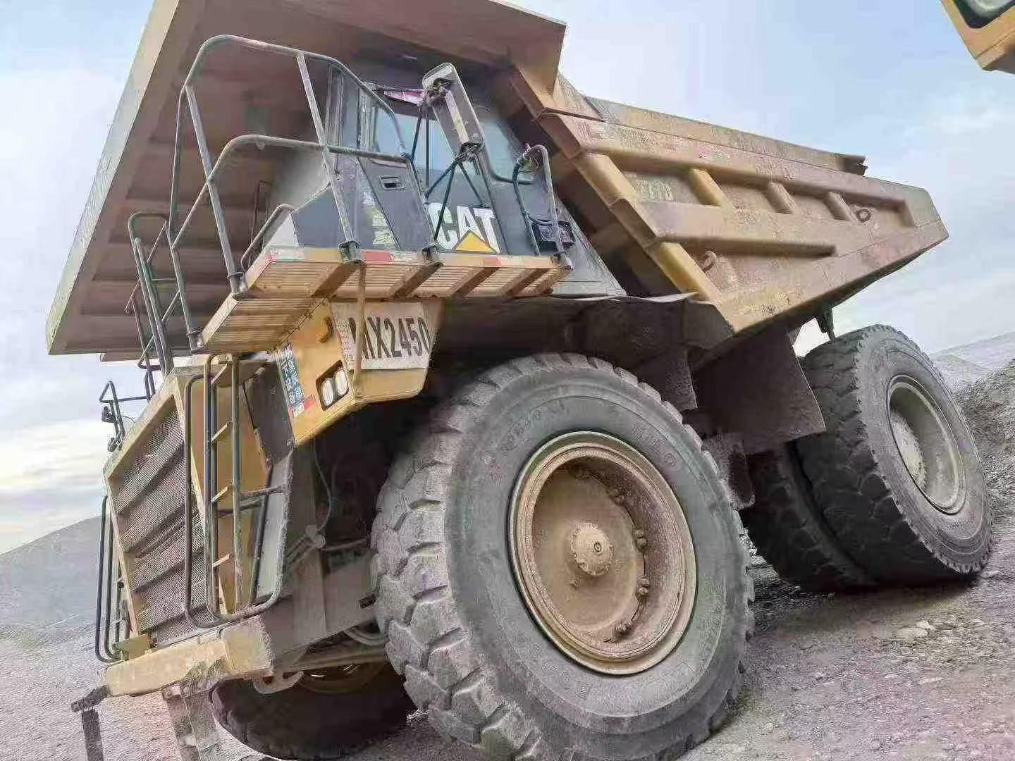 Buy Caterpillar Used Excavator / 4