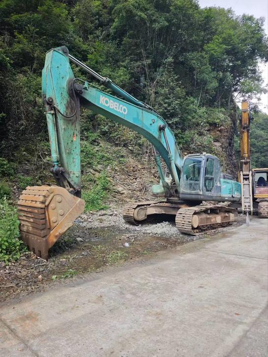Buy Kobelco SK350-8 Used Excavator / 1