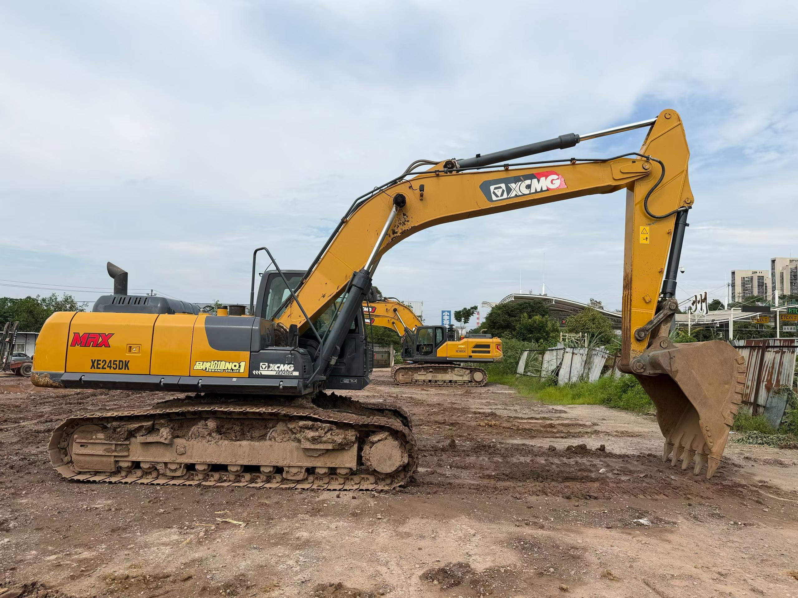 Buy XCMG XE245DK Used Excavator / 5