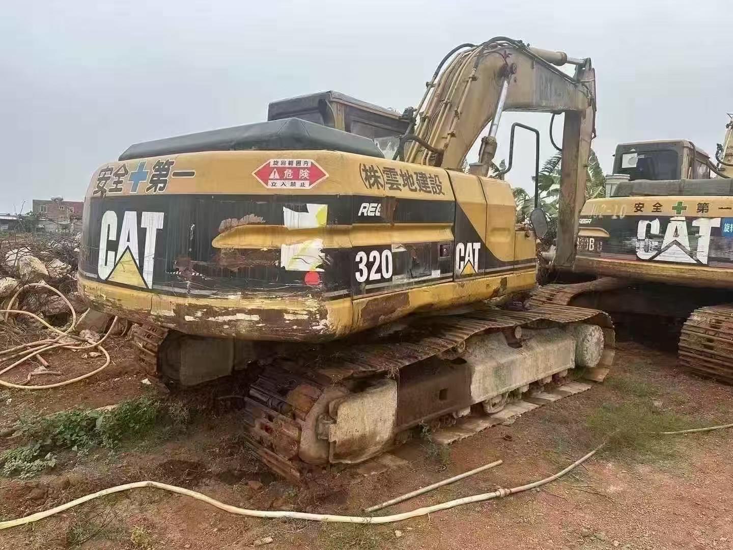 Buy Caterpillar 320V2 Used Excavator / 5