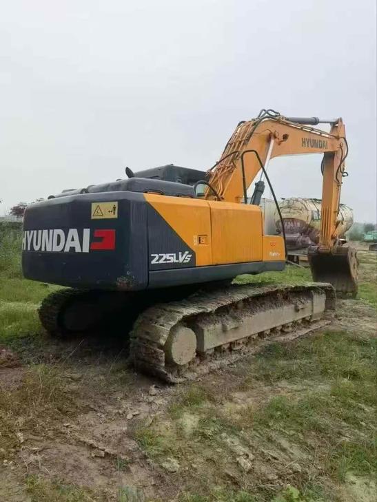 Buy Hyundai R225-7 Used Excavator / 1