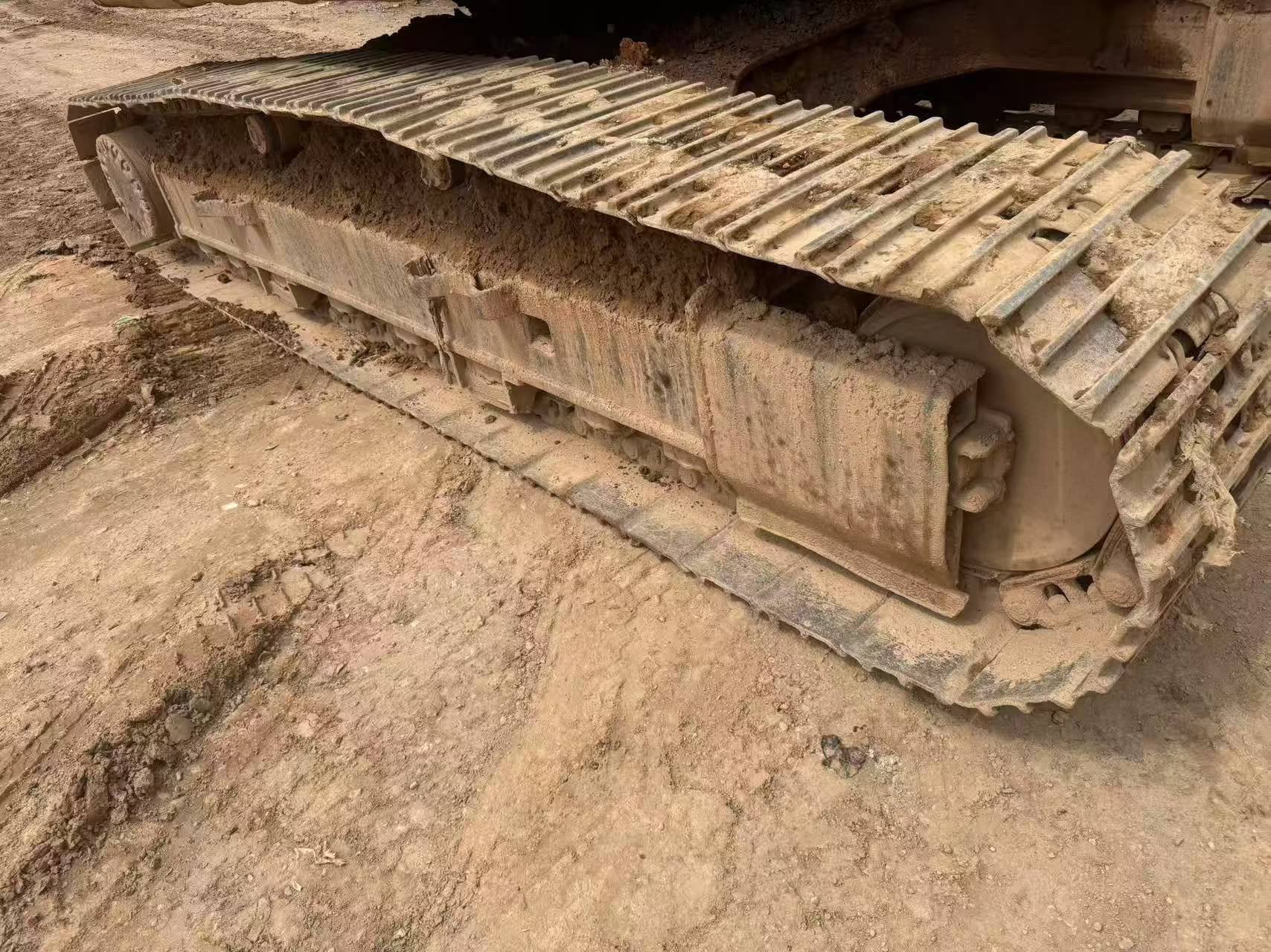 Buy Caterpillar 320V2 Used Excavator / 3