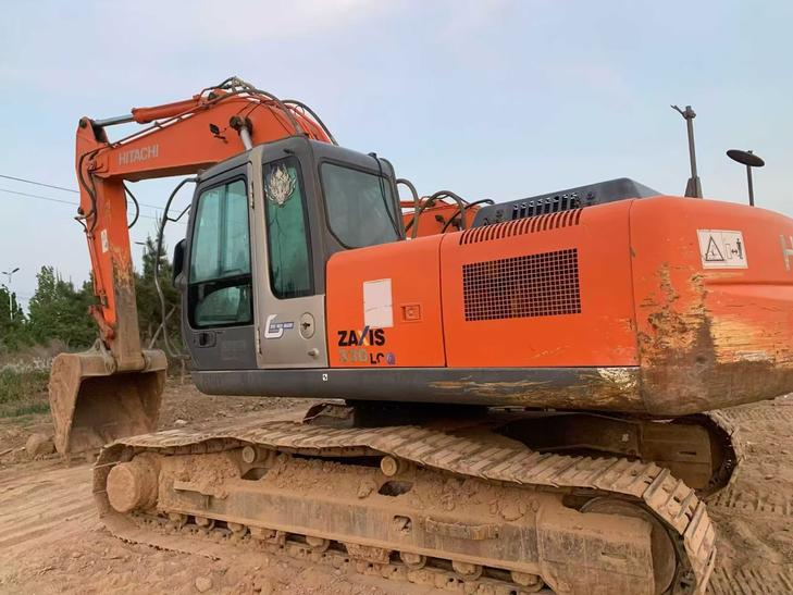Buy Hitachi ZX240LC Used Excavator / 1