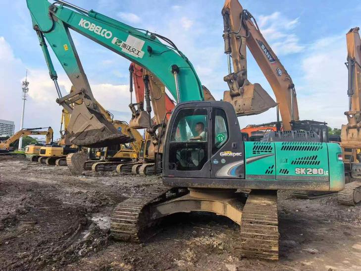 Buy Kobelco SK260 Used Excavator / 1