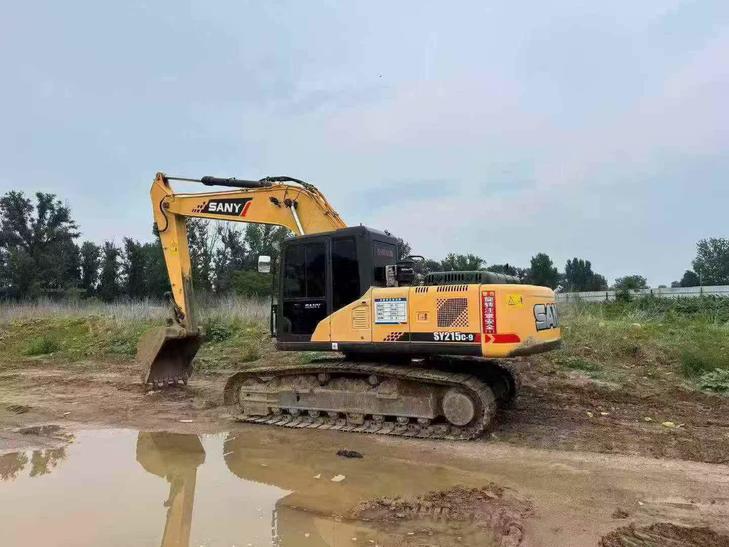 Buy Sany SY215C-8 Used Excavator / 1