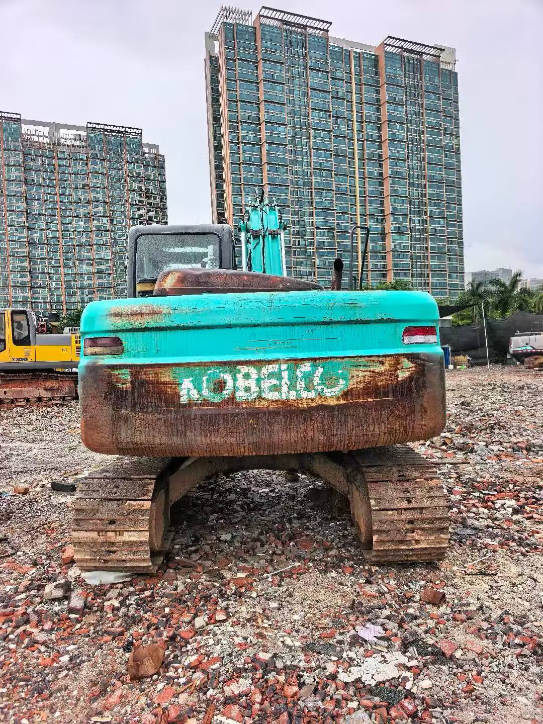 Buy Kobelco SK140 Used Excavator / 3