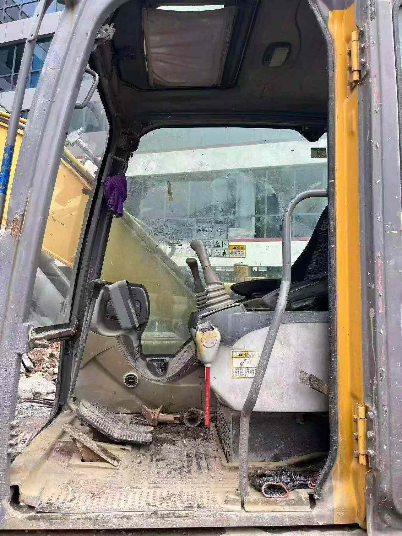Buy XCMG XE135B Used Excavator / 9
