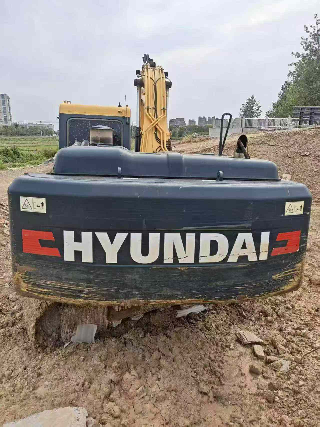 Buy Hyundai R215-7 Used Excavator / 4