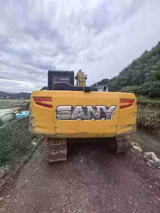 Buy Sany SY135 Used Excavator / 1